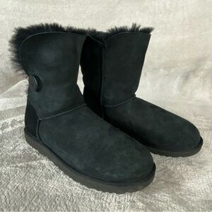 UGG Classic Bailey Button Women's Boots 12 Black Suede Sheepskin Lined